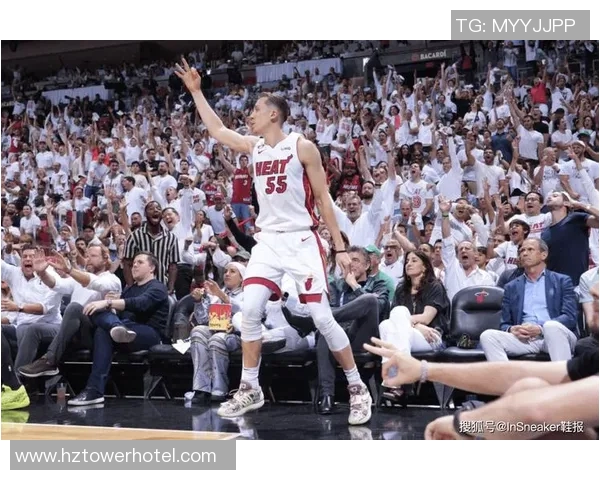 小斯与邓肯罗宾逊的对决分析：技术风格与比赛影响力的深度探讨