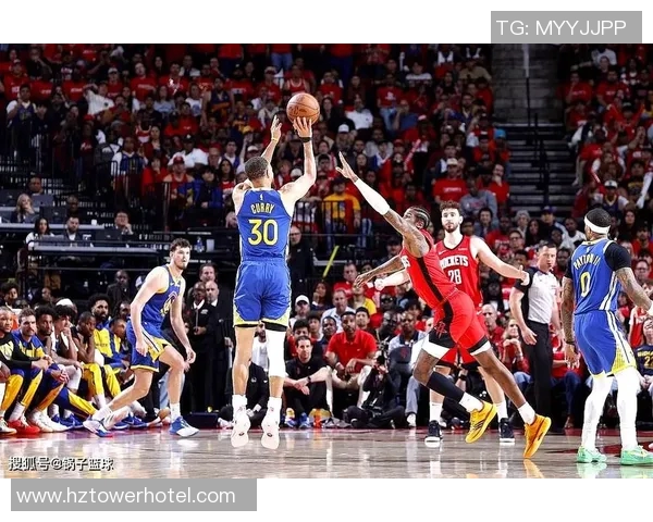 2015年季后赛勇士与火箭的激烈对决与历史性时刻回顾
